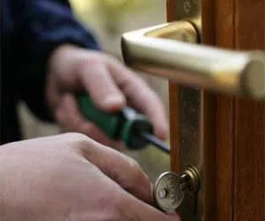 Lock Safe Services Toms River, NJ 732-589-7093 - lock-change